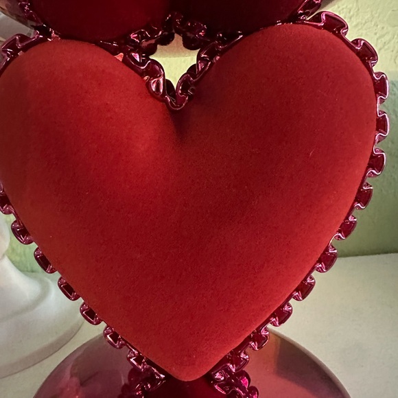 NEW BBW BEAUTIFUL RIBBON HEART ♥️ 3 WICK CANDLE PEDESTAL ❤️❤️❤️ - Picture 2 of 7